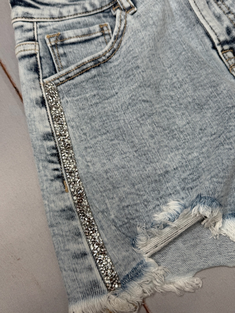 NWT Risen High Rise Rhinestone Embellished Jean Shorts Size Small - Picture 10 of 10